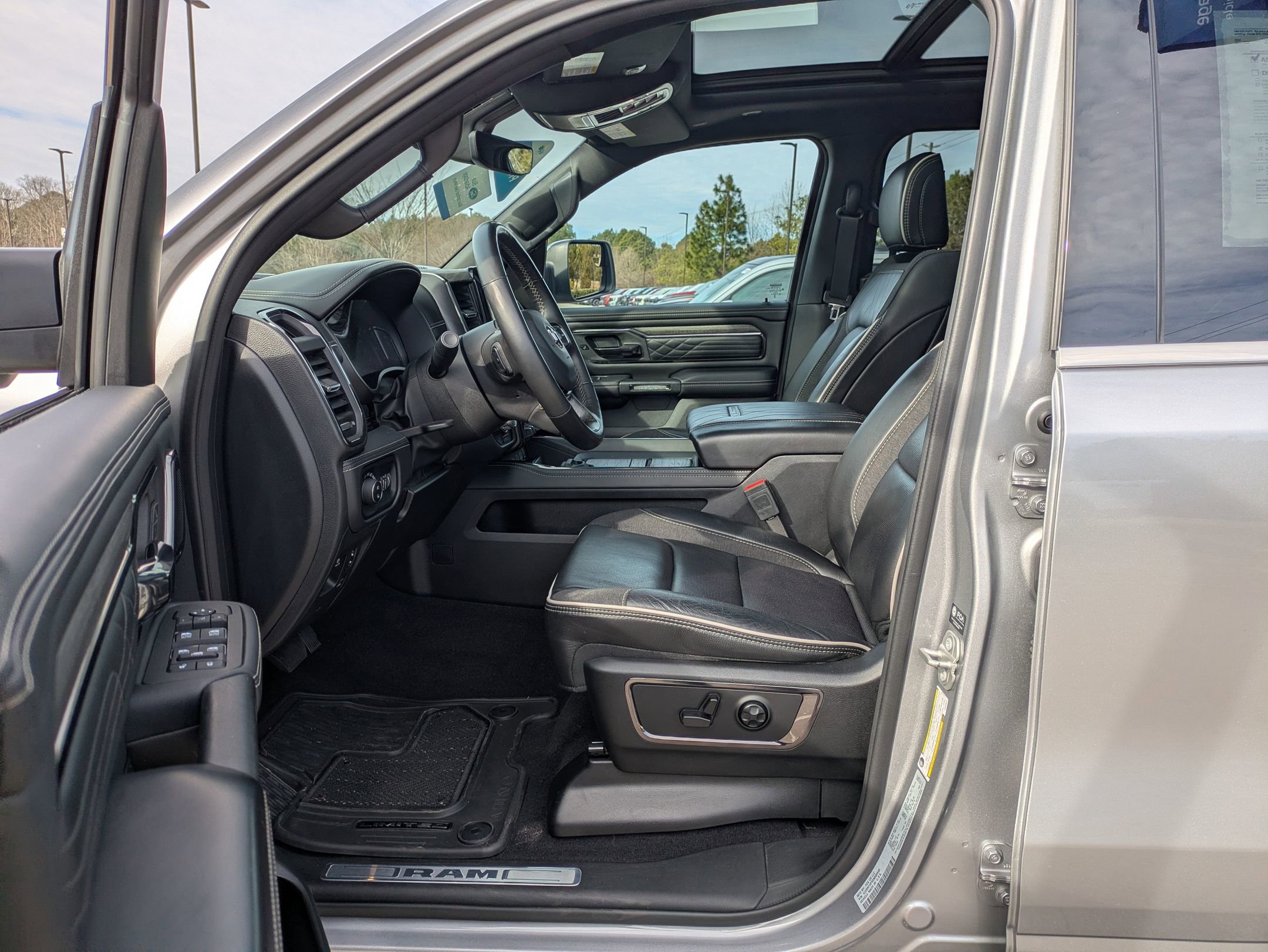 Used 2025 RAM 1500 Limited image 12