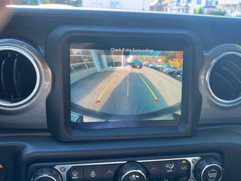 Used 2022 Jeep Wrangler Unlimited Sahara w/ Cold Weather Group image 22