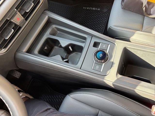 New 2025 Volkswagen Tiguan SE image 15