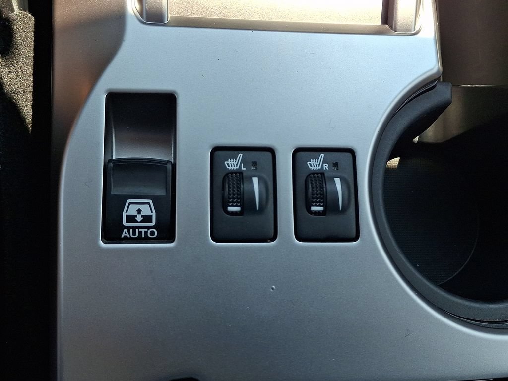 Used 2018 Toyota 4Runner SR5 Premium AWD/4WD image 25