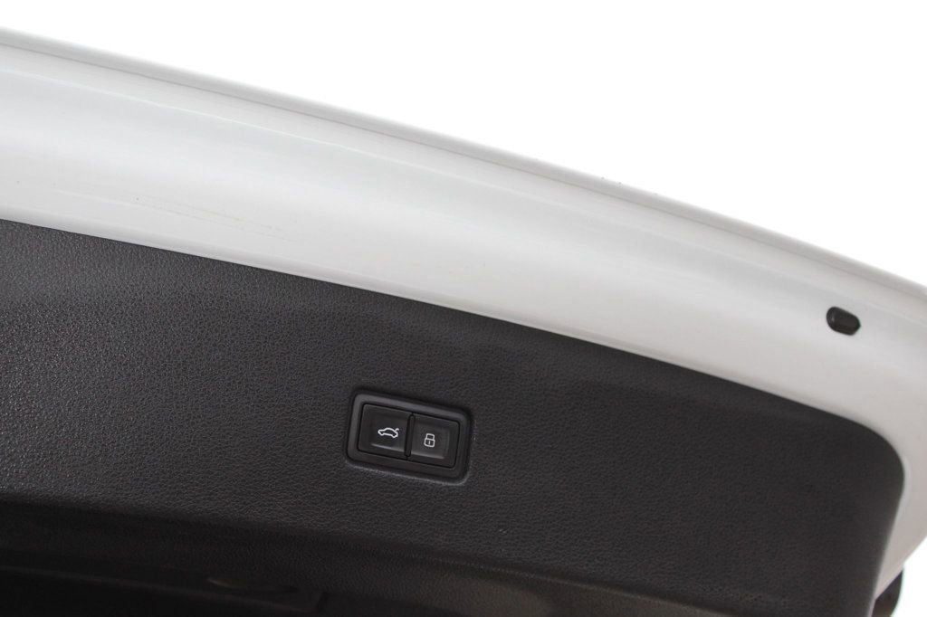 Used 2019 Audi Q8 Premium image 37