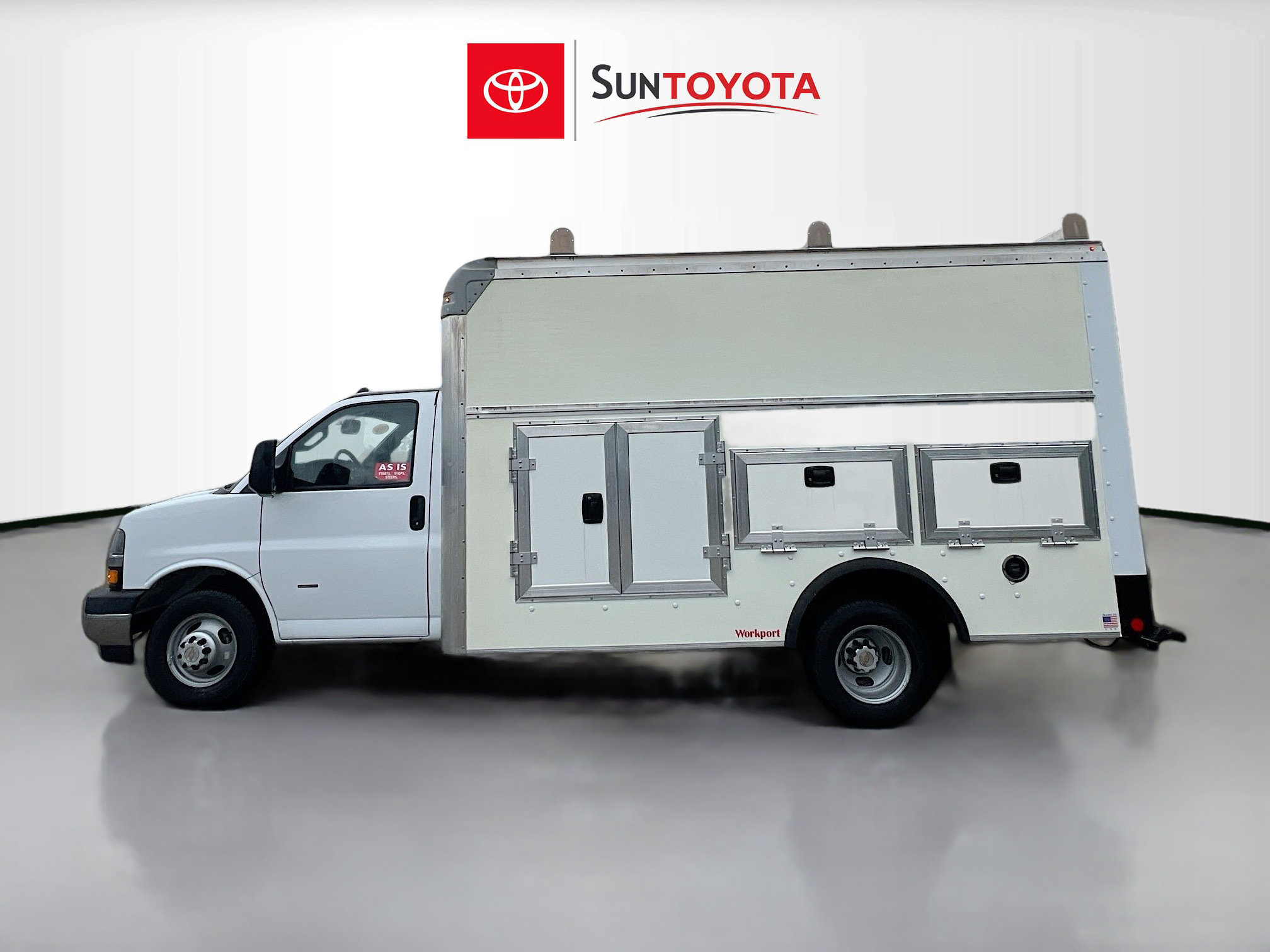 Used 2022 Chevrolet Express 3500 w/ Power Convenience Package image 7