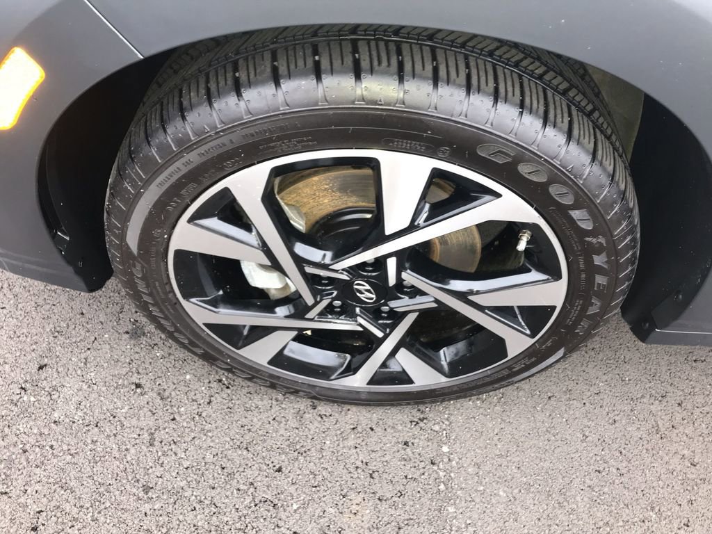 Used 2023 Hyundai Kona Limited AWD/4WD image 10