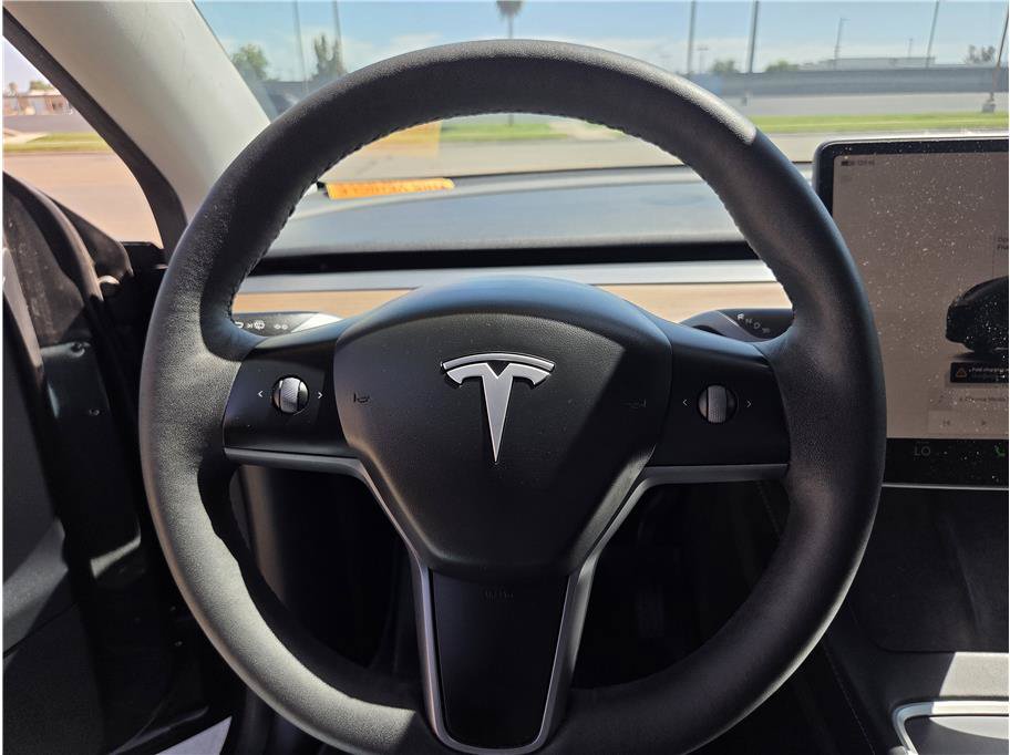 Used 2024 Tesla Model Y Long Range AWD/4WD image 16