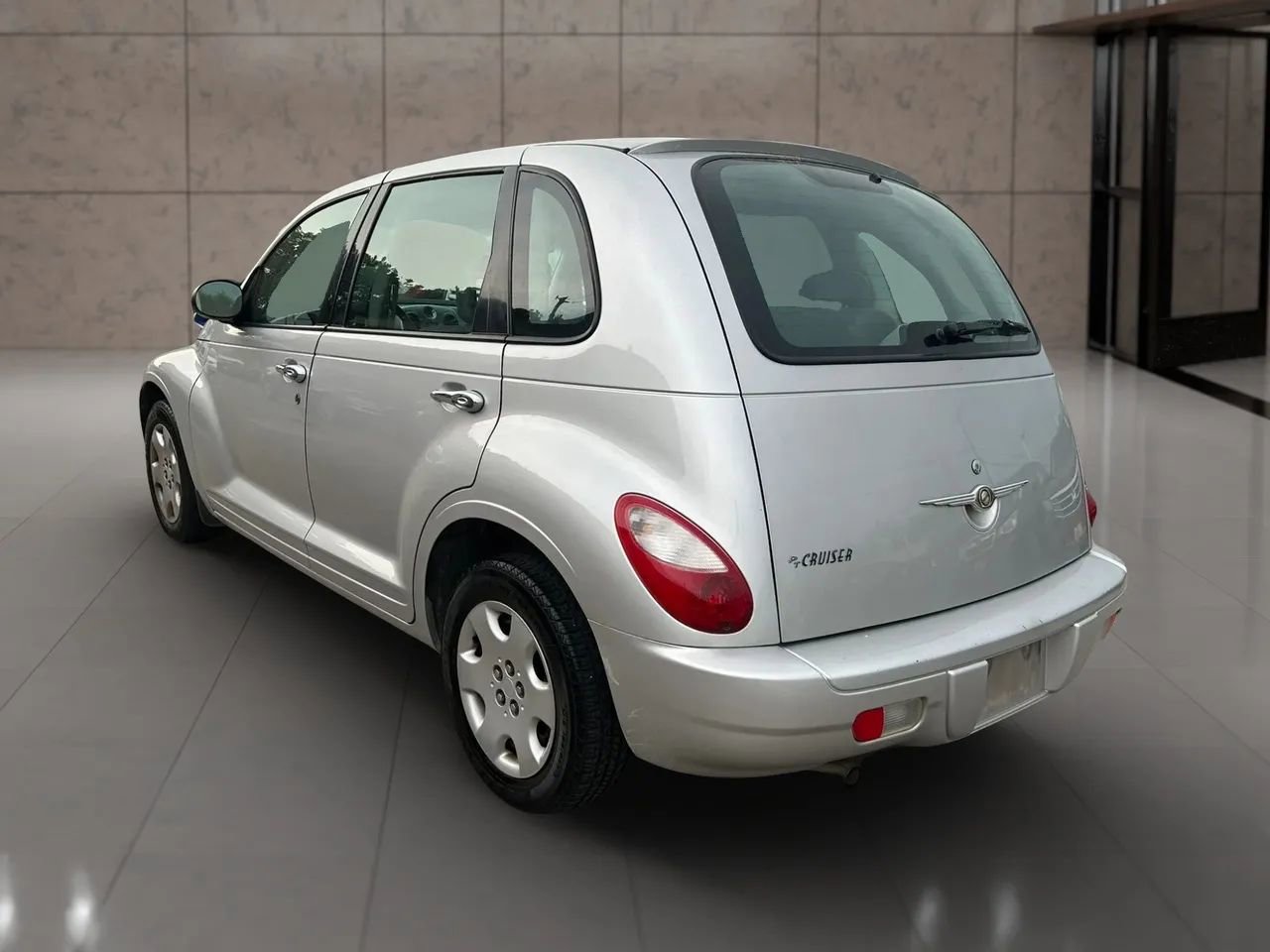 Used 2008 Chrysler PT Cruiser FWD image 2