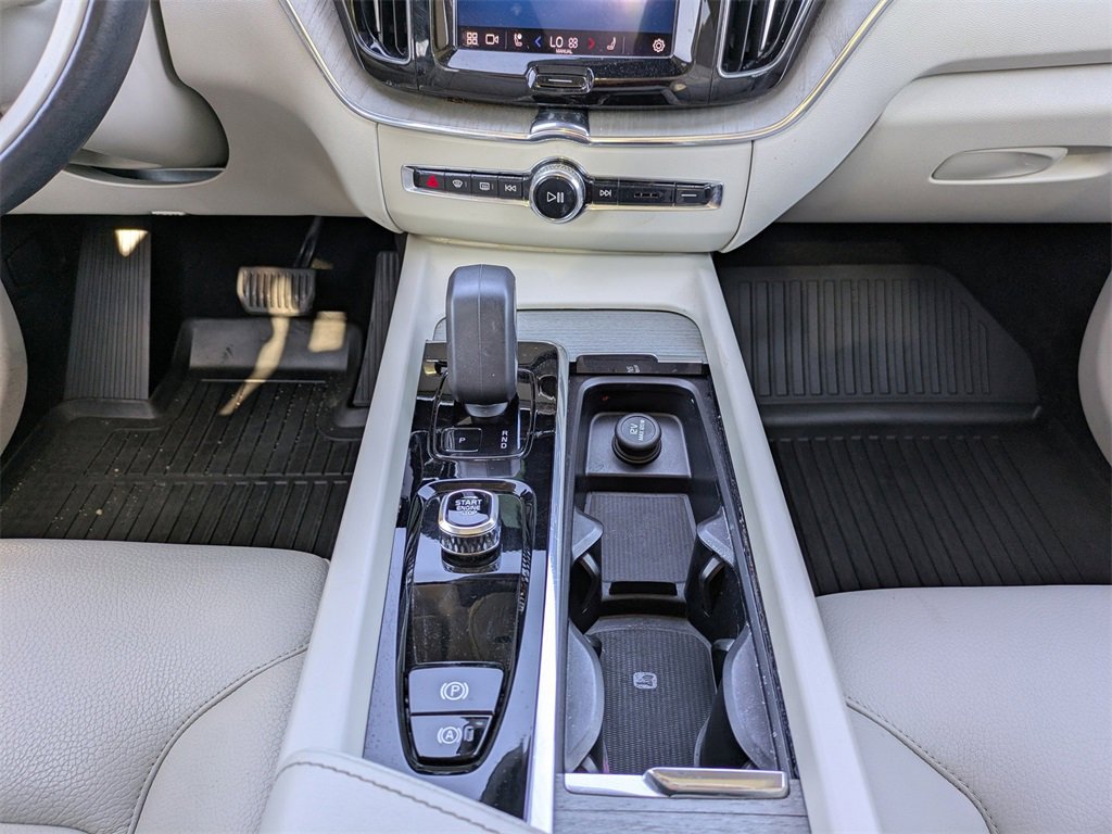 Certified 2023 Volvo XC60 B5 Plus w/ Climate Package image 19