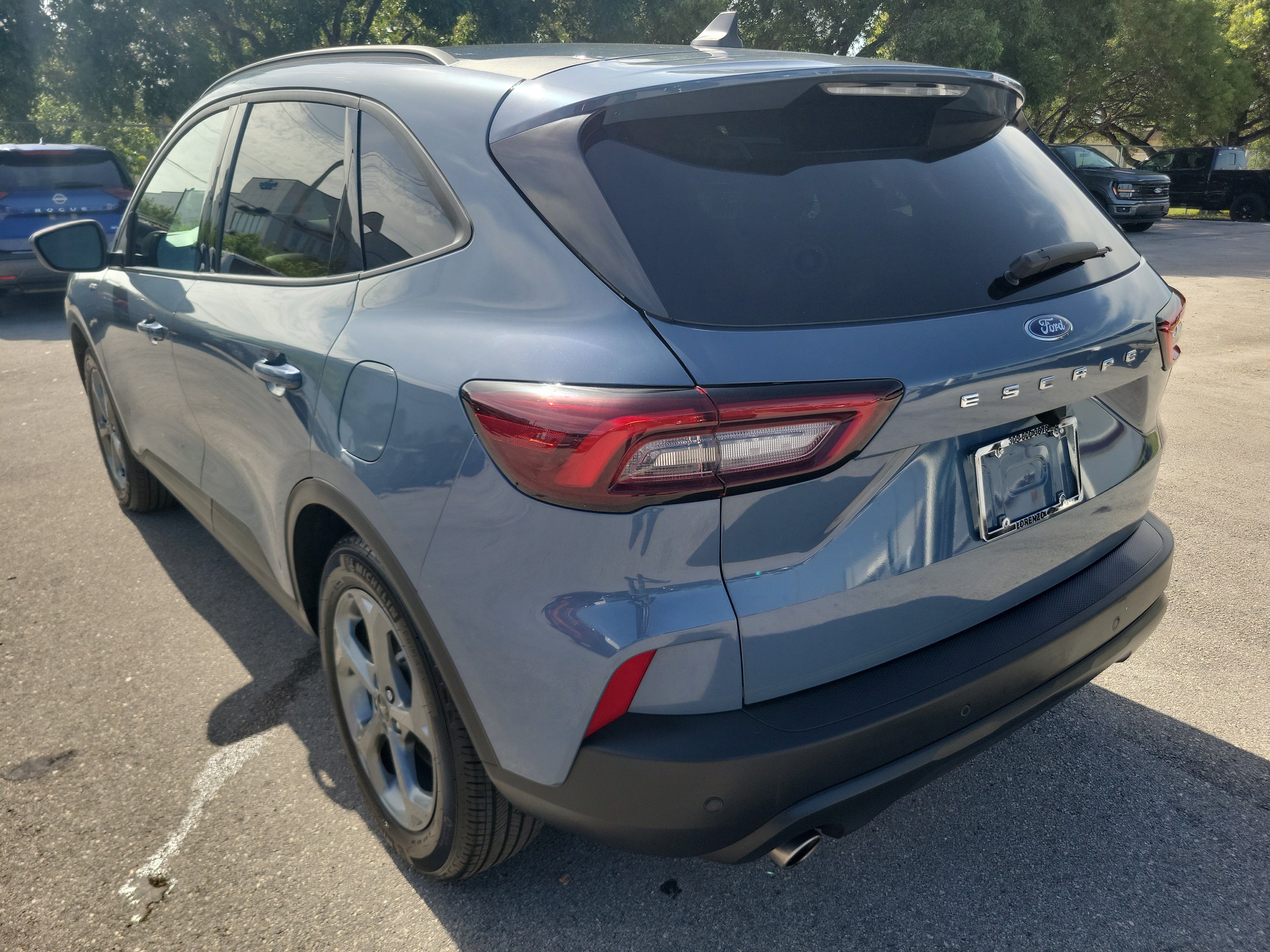 Used 2025 Ford Escape ST-Line w/ Tech Pack #1 FWD image 7