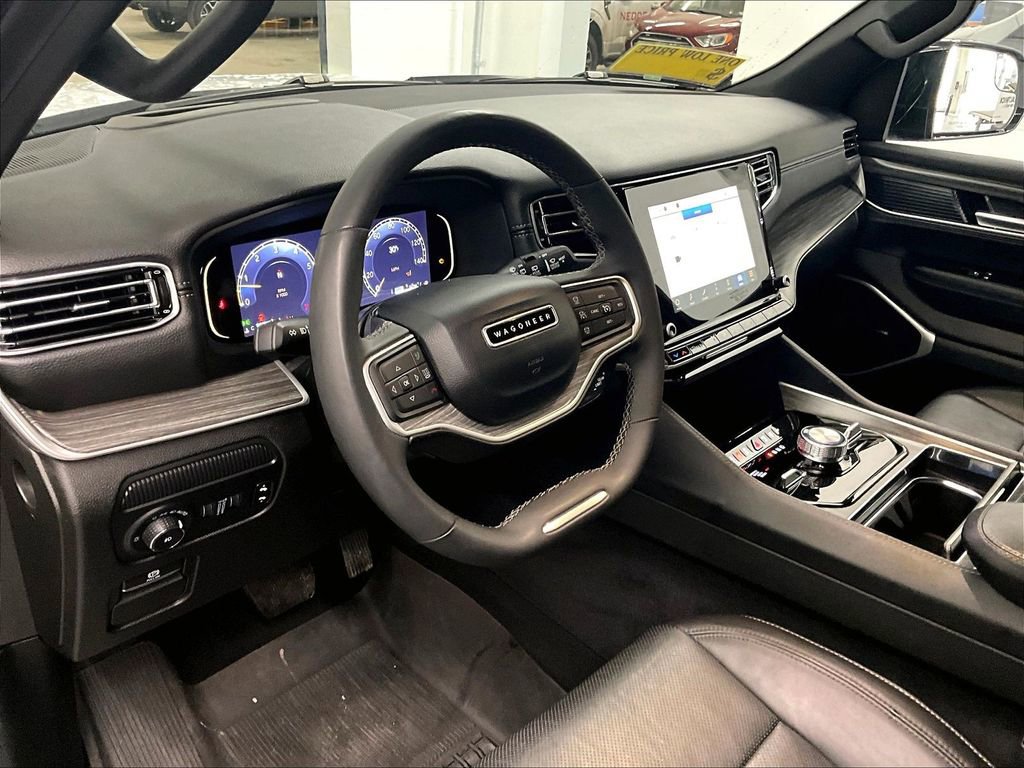 Used 2024 Jeep Wagoneer L Series III w/ Flexible Seating Group image 8