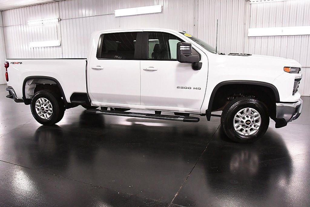 Used 2024 Chevrolet Silverado 2500 LT image 8