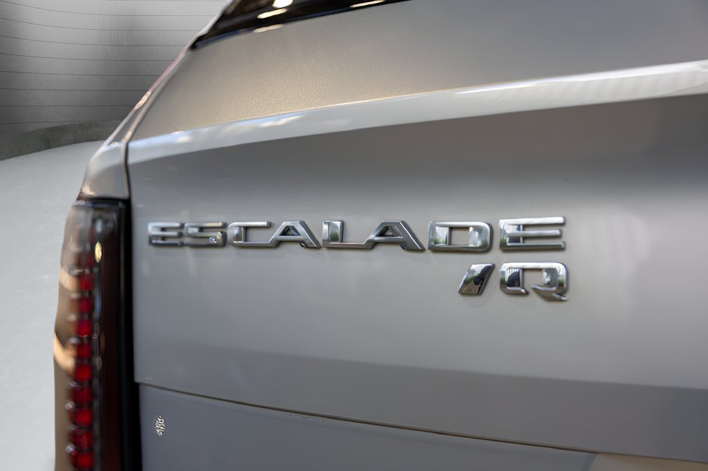 Used 2025 Cadillac Escalade IQ Sport 2 AWD/4WD image 17