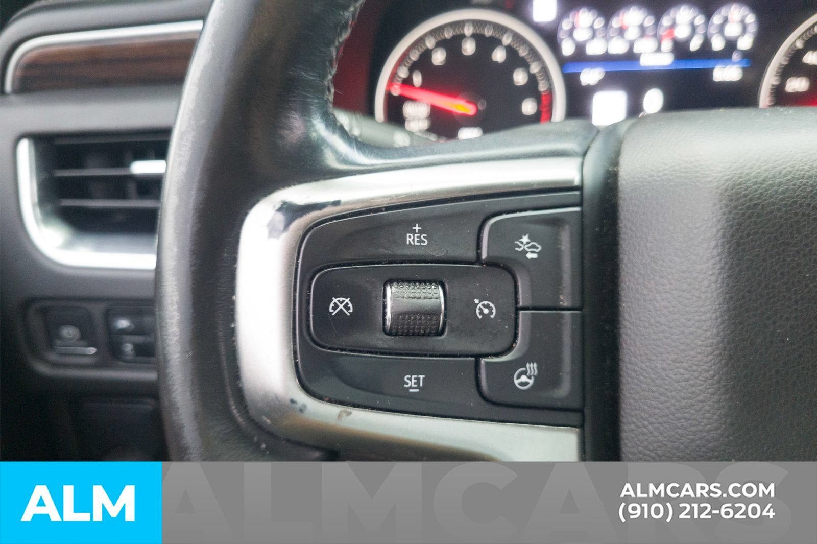 Used 2021 Chevrolet Suburban Premier w/ Premium Package RWD image 12