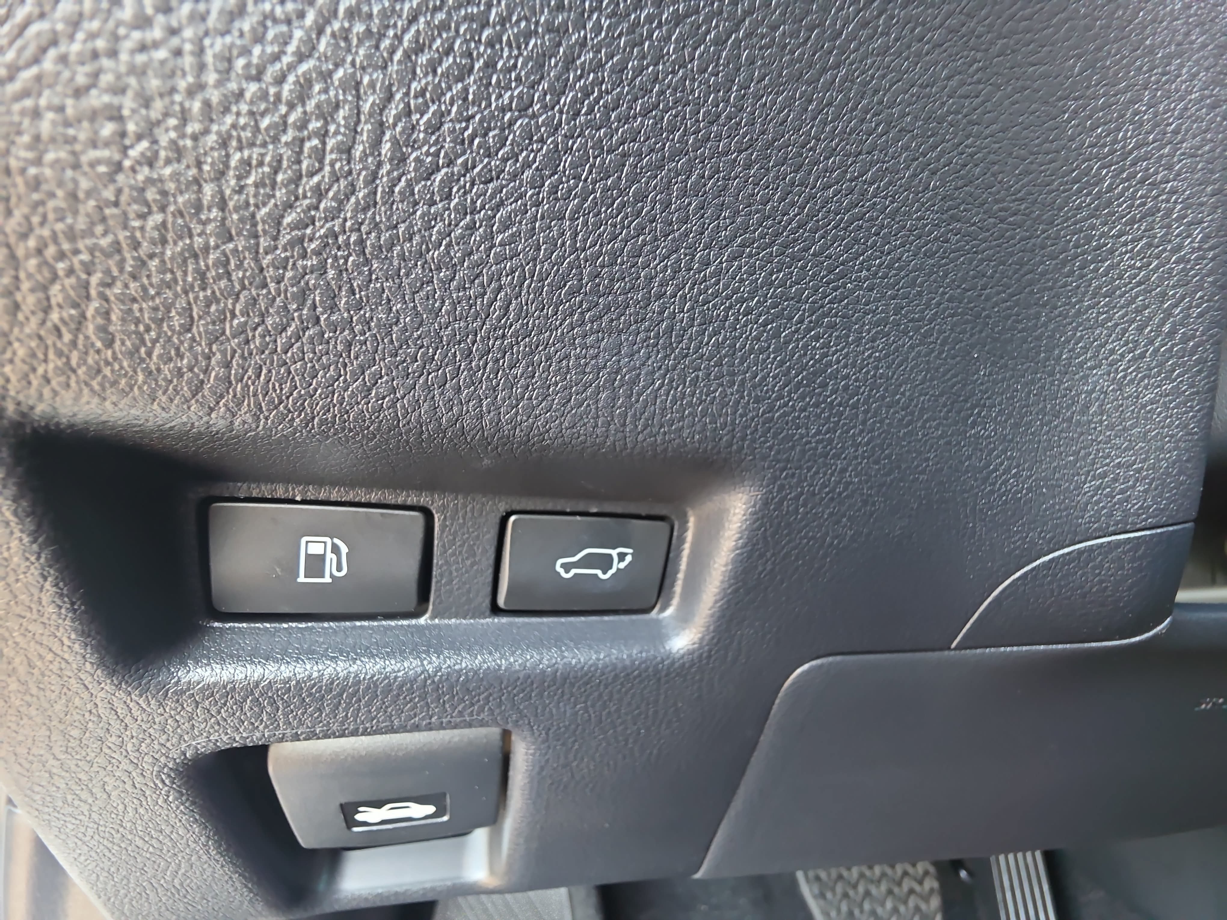 Used 2025 Lexus UX 300h FWD w/ Accessory Package (Z1) image 13