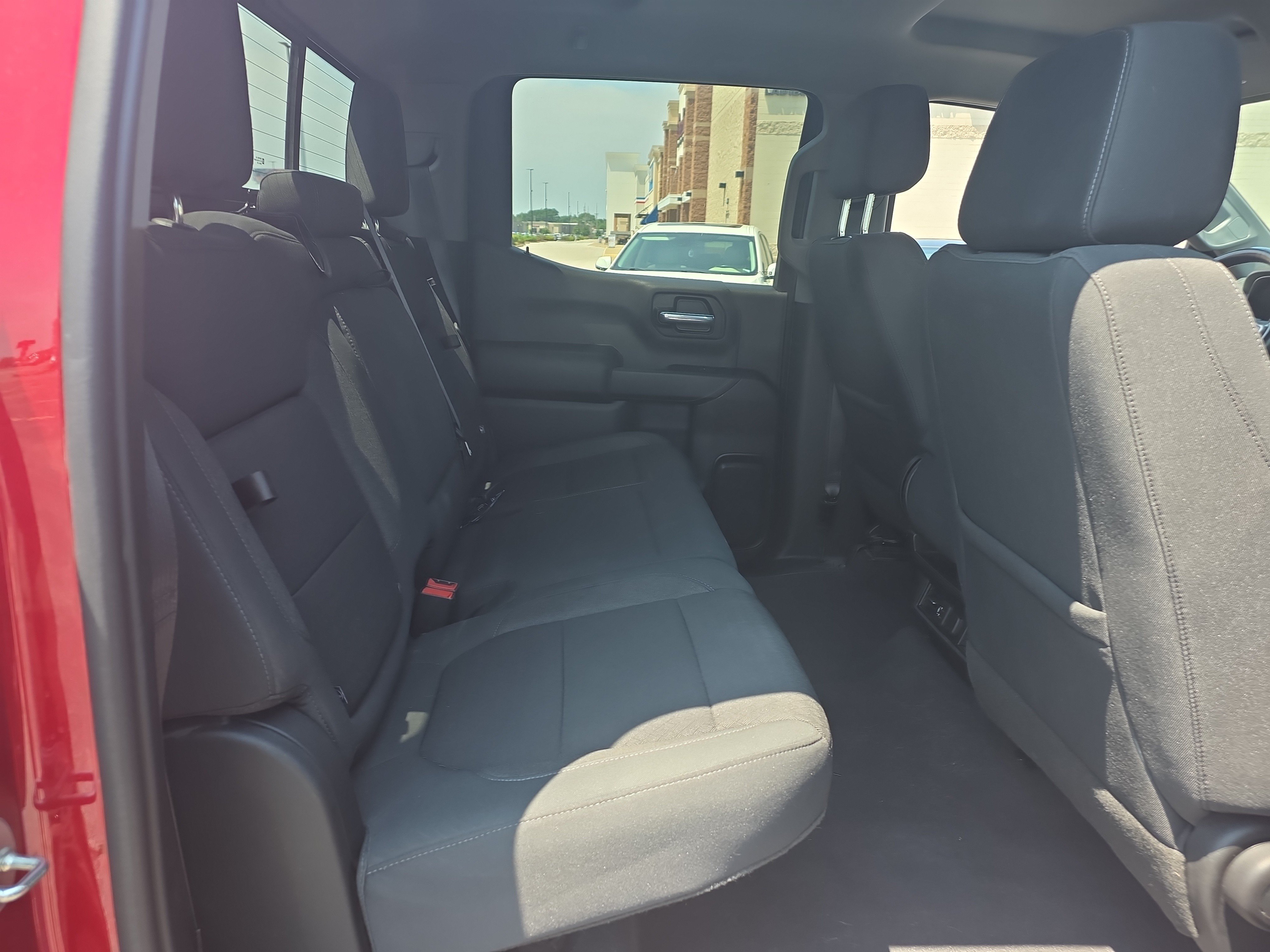 Used 2021 Chevrolet Silverado 1500 LT w/ Z71 Off-Road Package AWD/4WD image 10