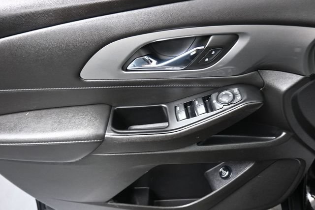 Used 2023 Chevrolet Traverse LT FWD image 7