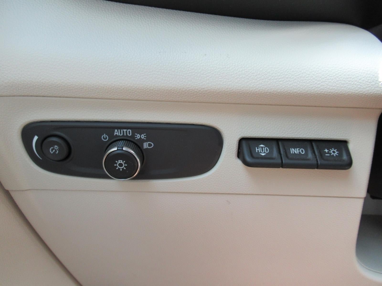 Used 2022 Buick Envision Avenir w/ Technology Package II FWD image 23