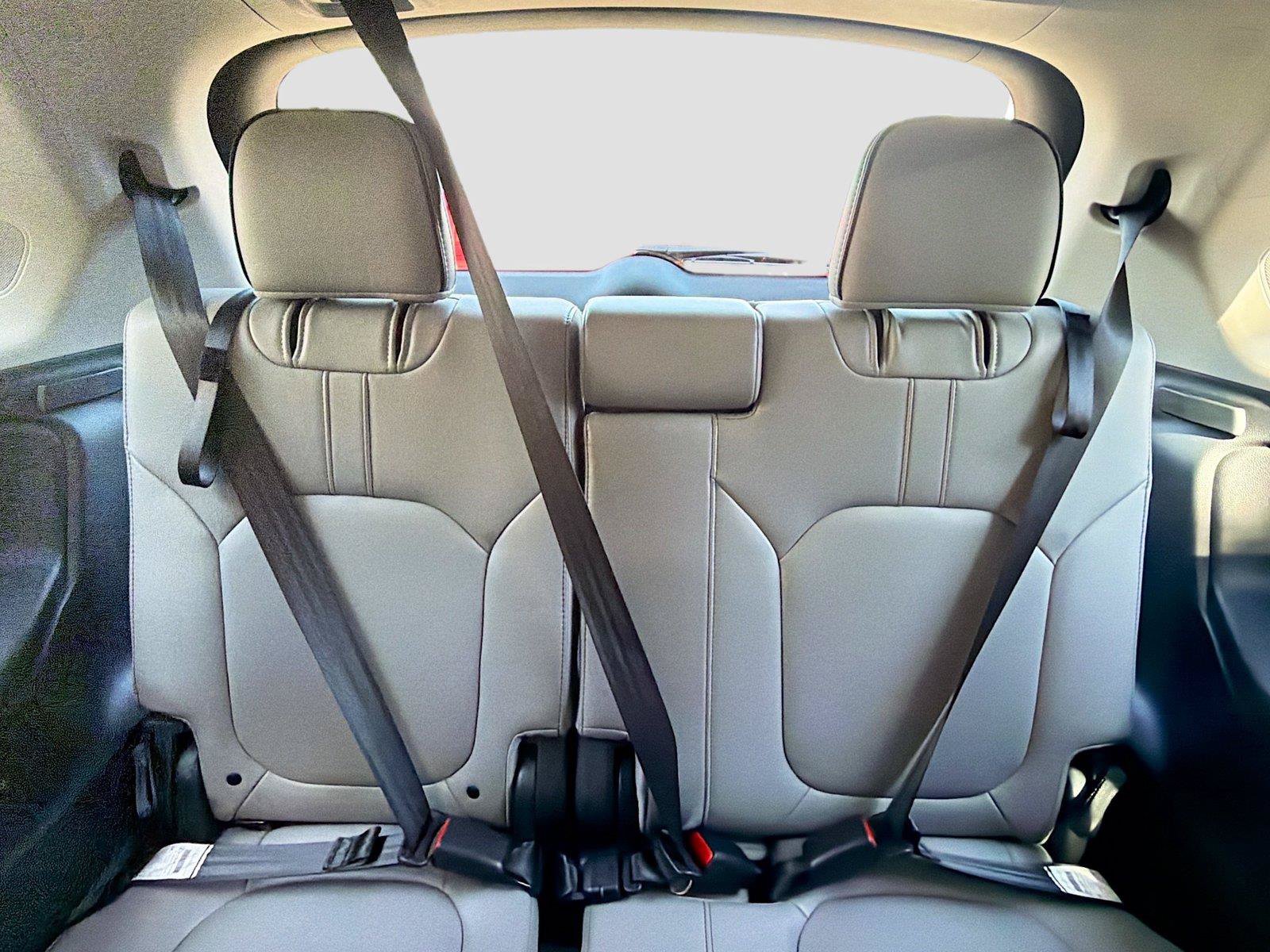 Used 2024 Honda Pilot Elite image 23