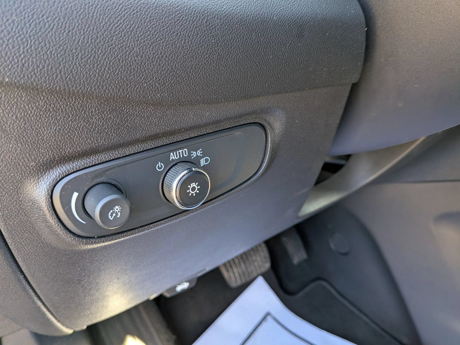Used 2024 Chevrolet Equinox LS FWD image 40
