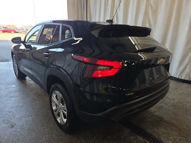 Used 2024 Chevrolet Trax LS image 6