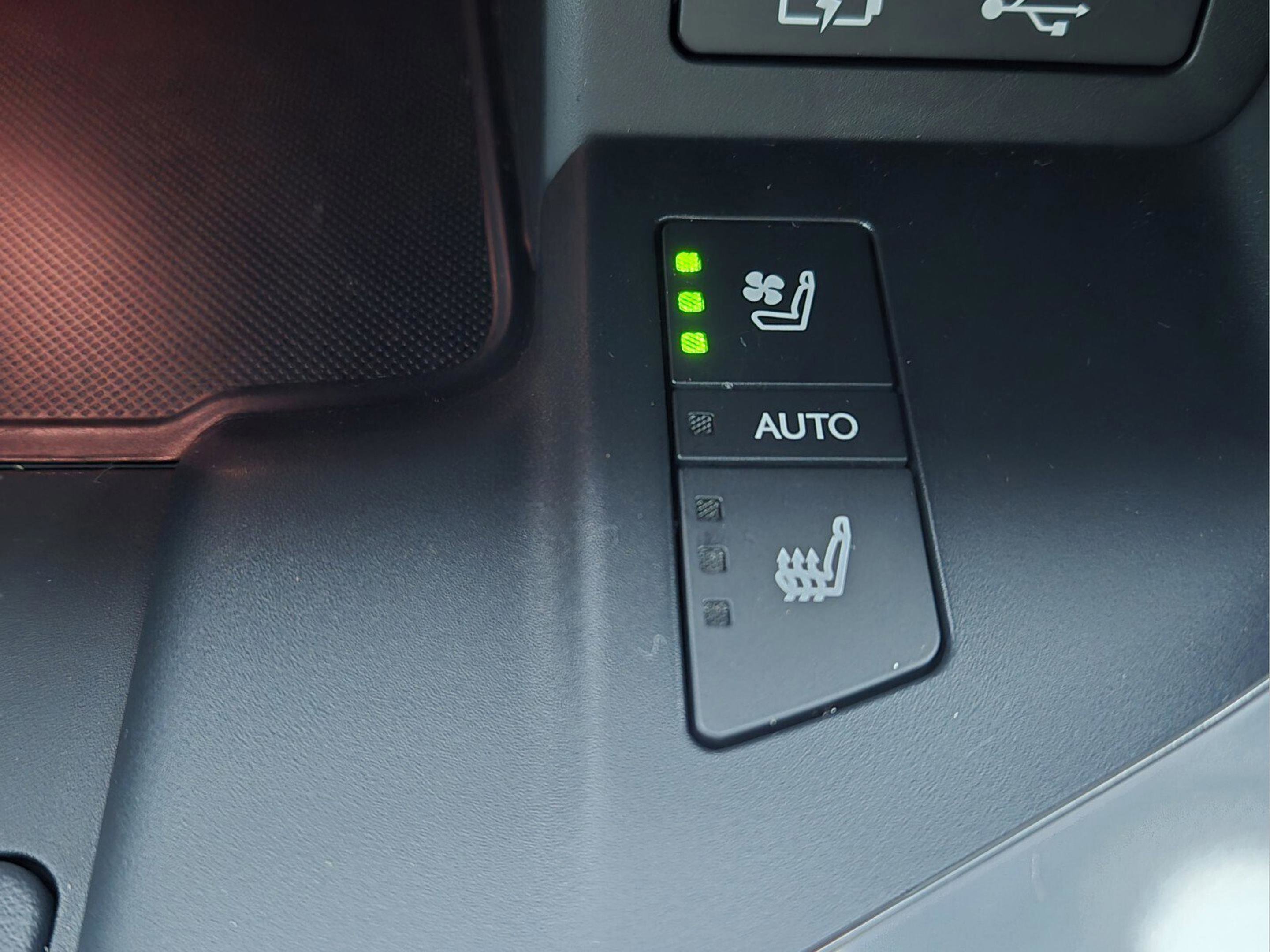 Certified 2024 Lexus LX 600 F Sport image 25