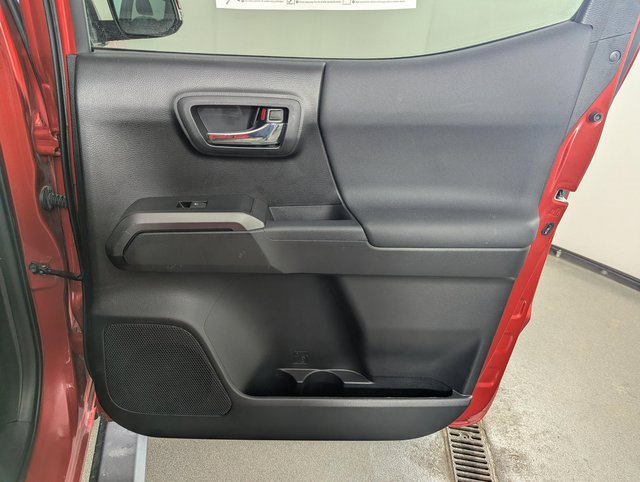Used 2021 Toyota Tacoma TRD Sport image 25