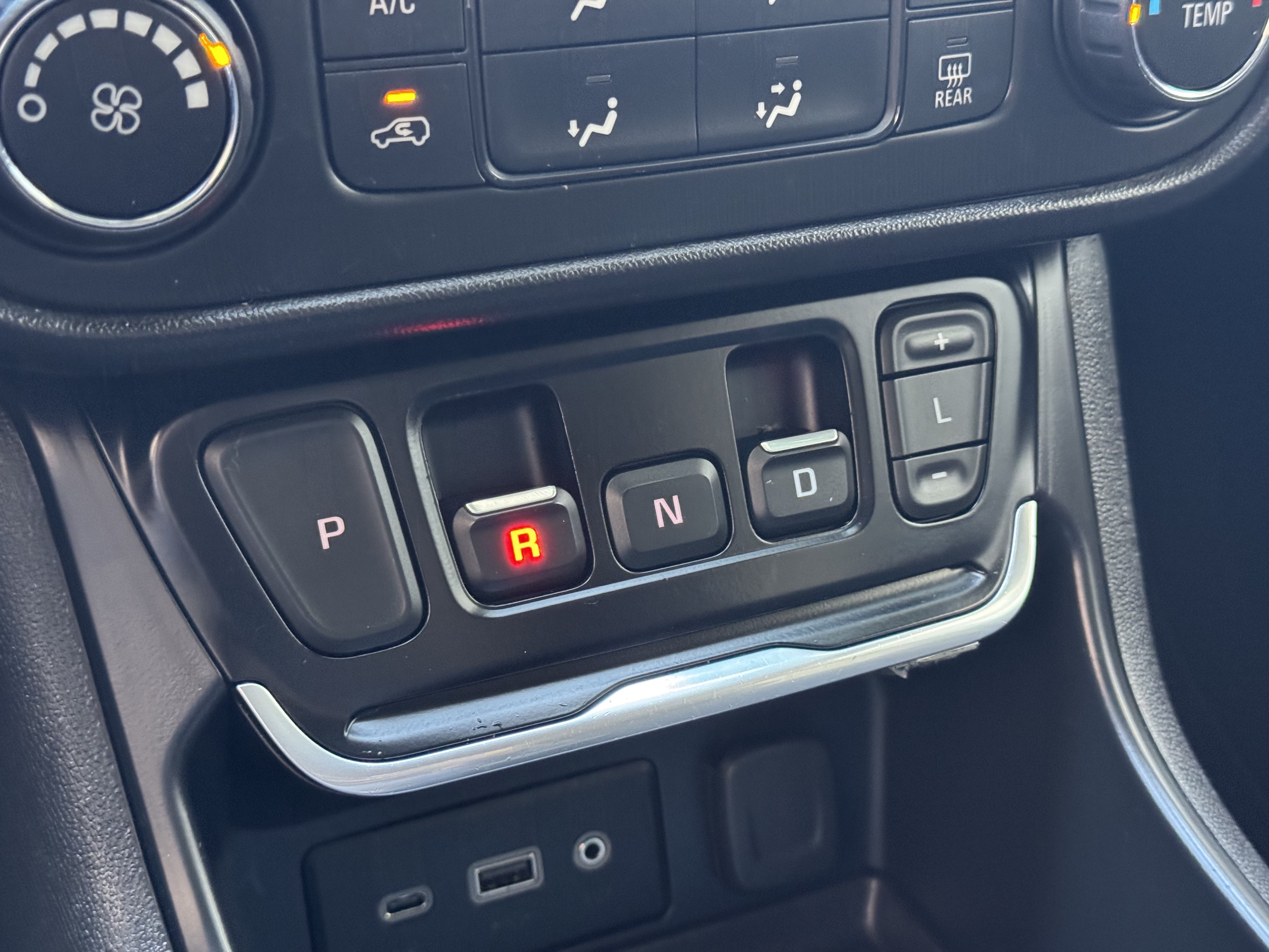 Used 2020 GMC Terrain SLE w/ Elevation Edition FWD image 28