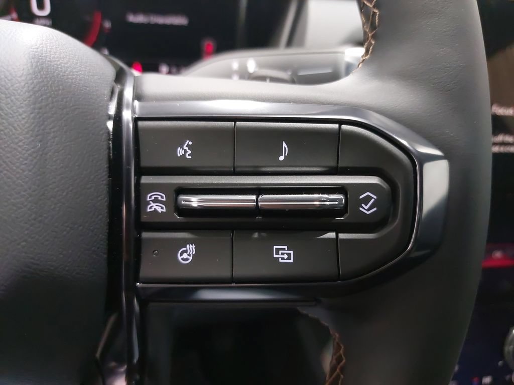 New 2026 GMC Terrain AT4 w/ Technology Package II AWD/4WD image 18