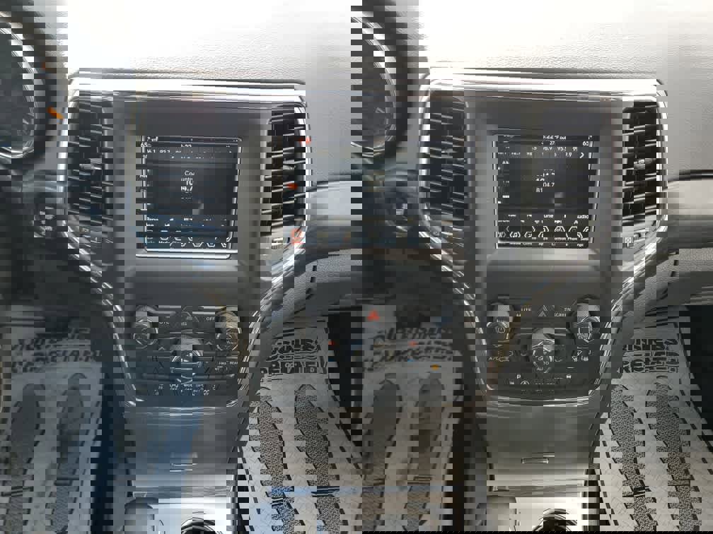 Used 2021 Jeep Grand Cherokee Laredo w/ Security & Convenience Group image 24