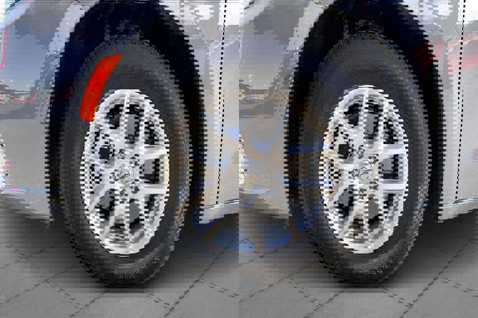 Used 2025 Chrysler Pacifica Select FWD image 11