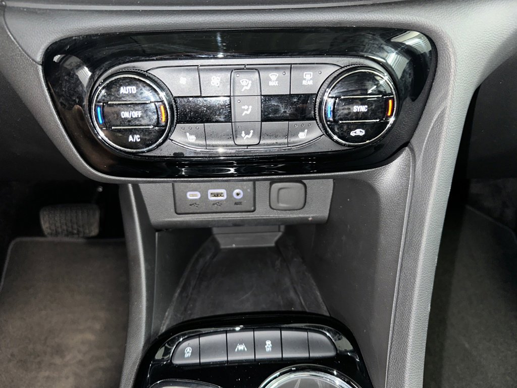 Used 2023 Buick Encore GX Essence w/ Experience Buick Package image 14