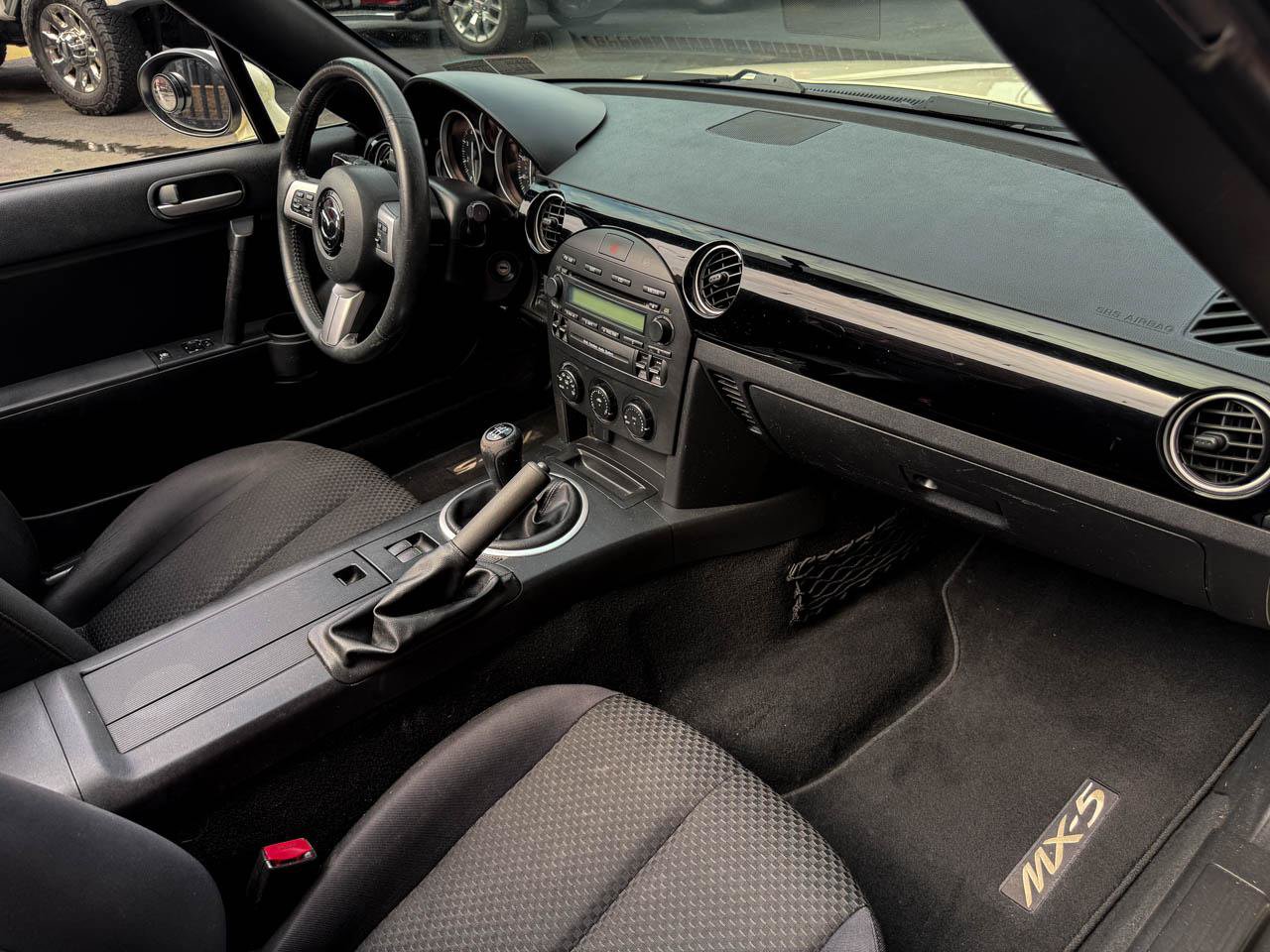 Used 2008 MAZDA MX-5 Miata Touring RWD image 30