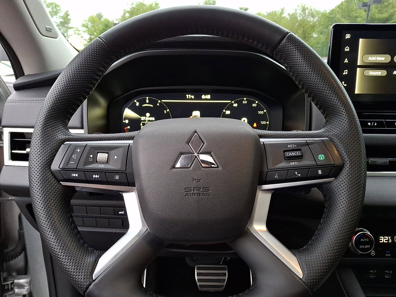 Used 2025 Mitsubishi Outlander SEL AWD/4WD image 23