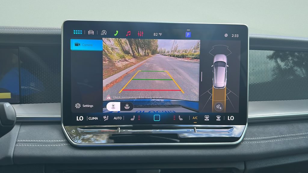 New 2026 Volkswagen Tiguan SE R-Line FWD image 16
