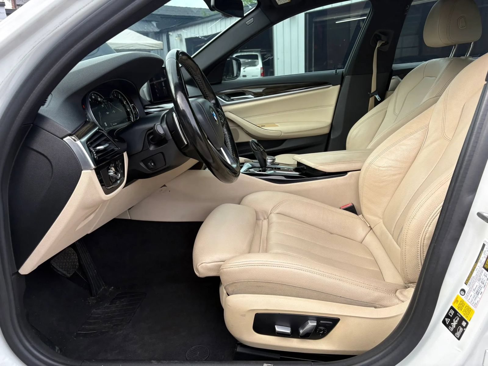 Used 2019 BMW 530i xDrive w/ Convenience Package AWD/4WD image 8