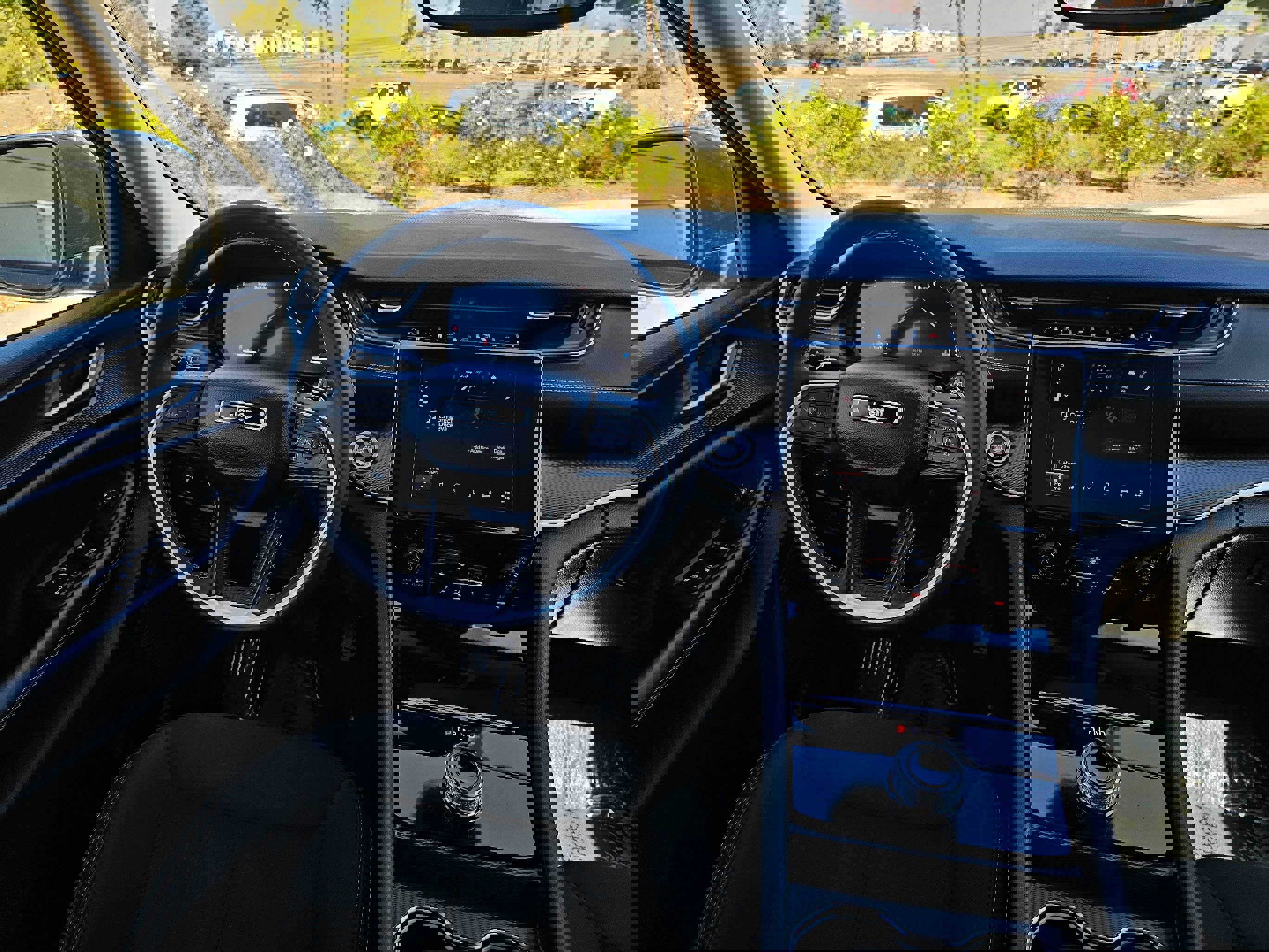 Used 2024 Jeep Grand Cherokee Laredo image 23