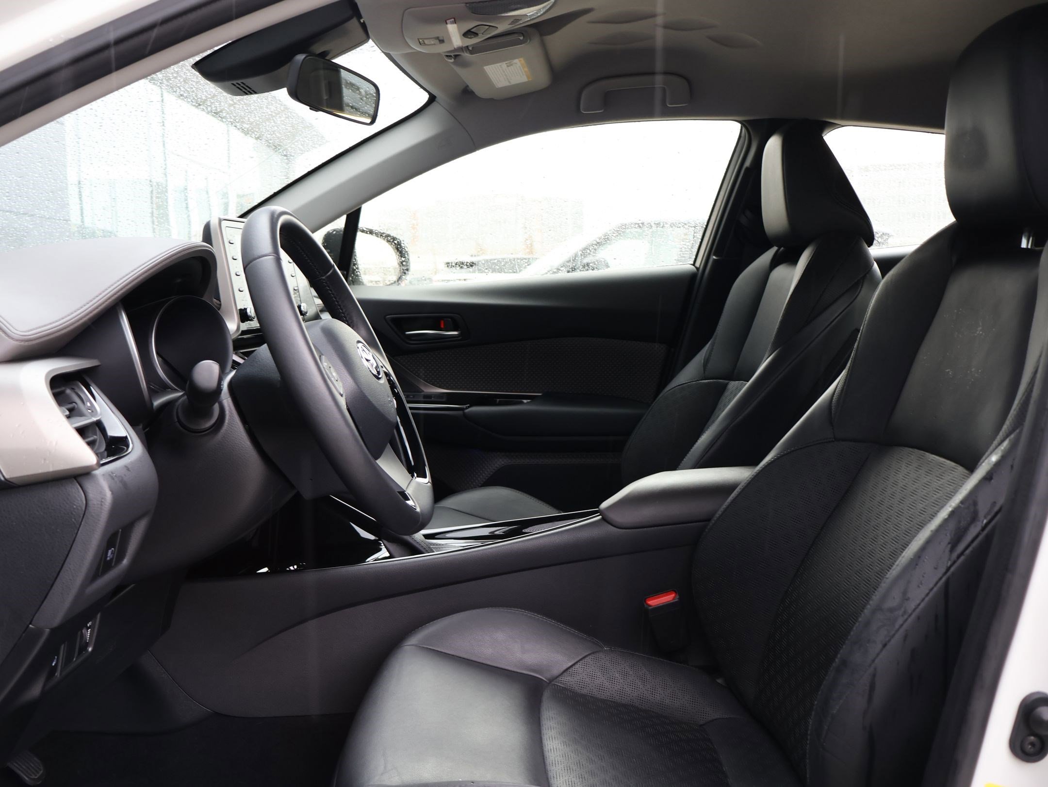 Used 2021 Toyota C-HR Limited image 22