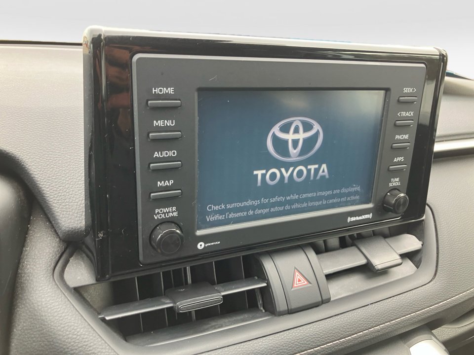 Used 2021 Toyota RAV4 LE image 20