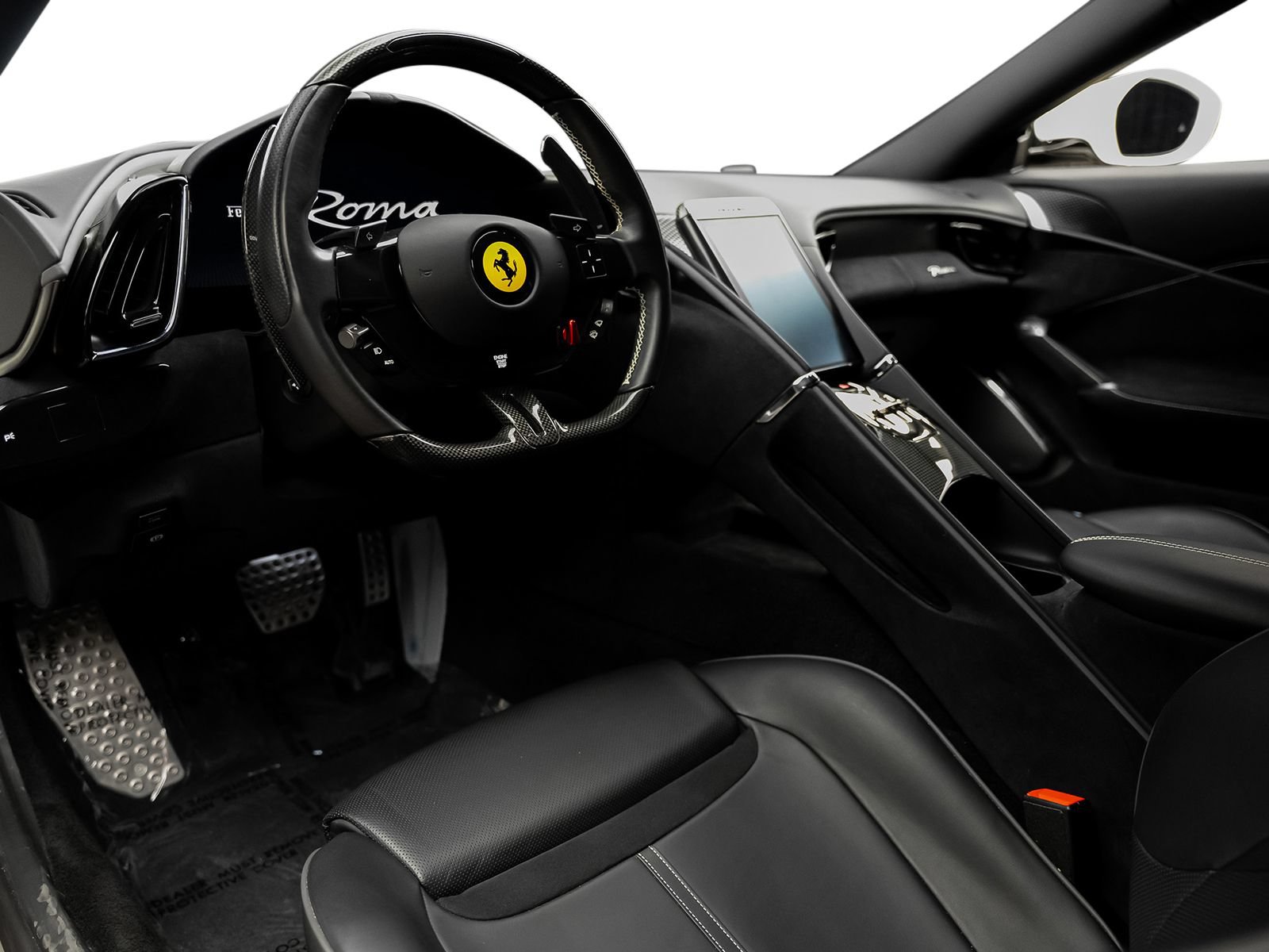 Used 2021 Ferrari Roma RWD image 32
