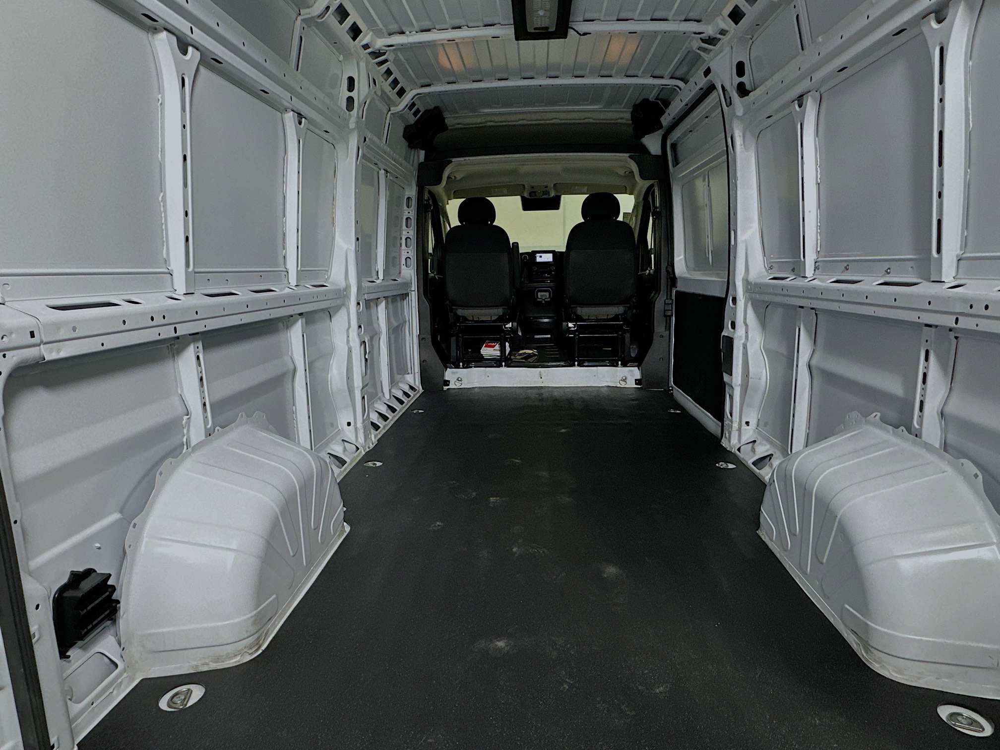 Used 2025 RAM ProMaster 2500 w/ Convenience Group image 30