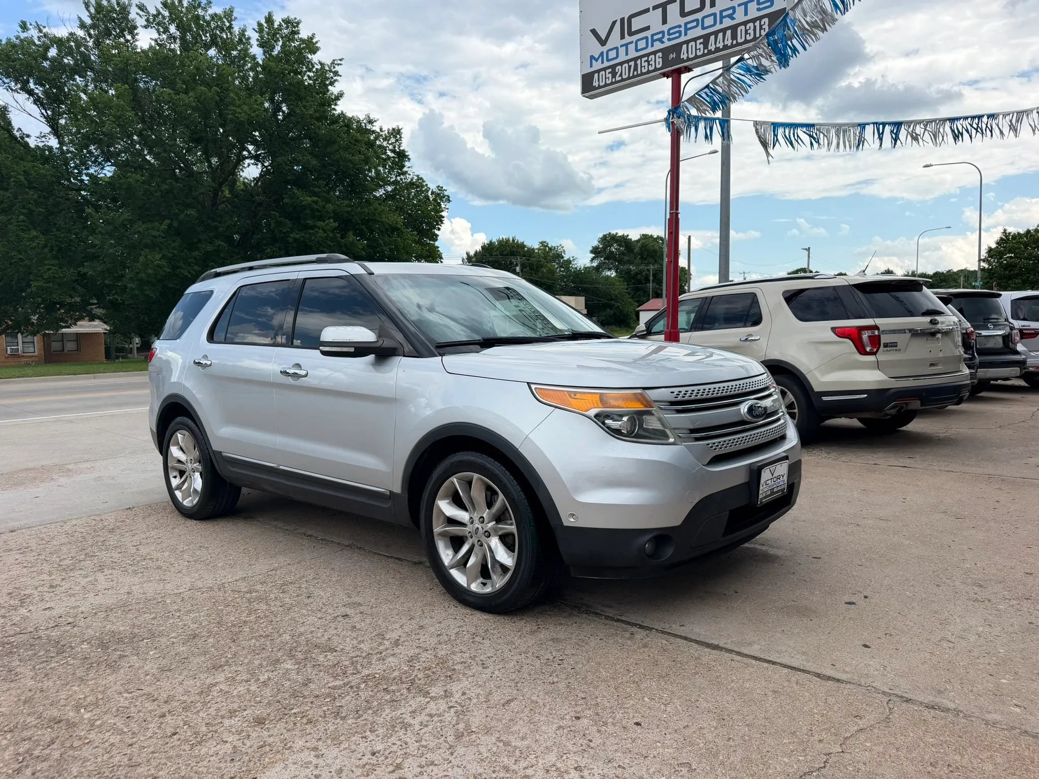 Used 2015 Ford Explorer Limited w/ Equipment Group 302A FWD image 2