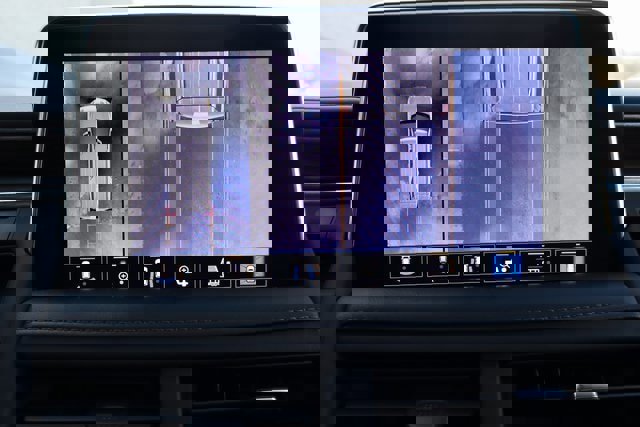 Used 2021 Chevrolet Suburban High Country image 28