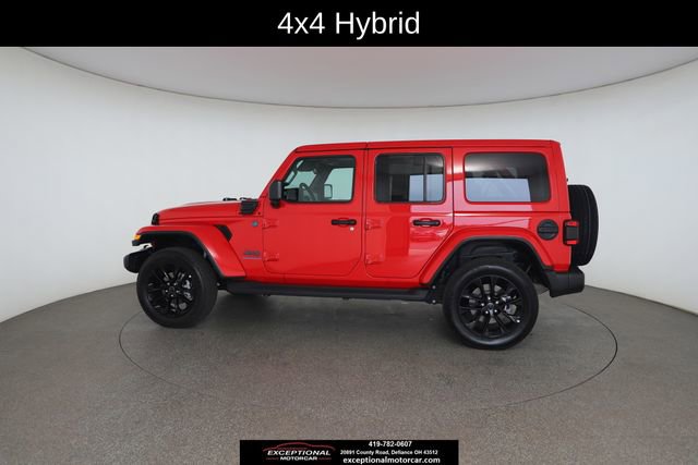 Used 2025 Jeep Wrangler Unlimited Sahara AWD/4WD image 8
