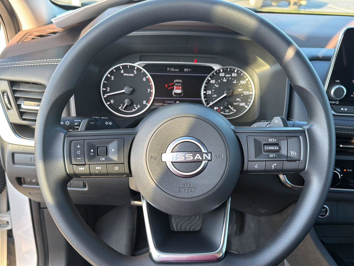 Used 2023 Nissan Rogue S FWD image 19
