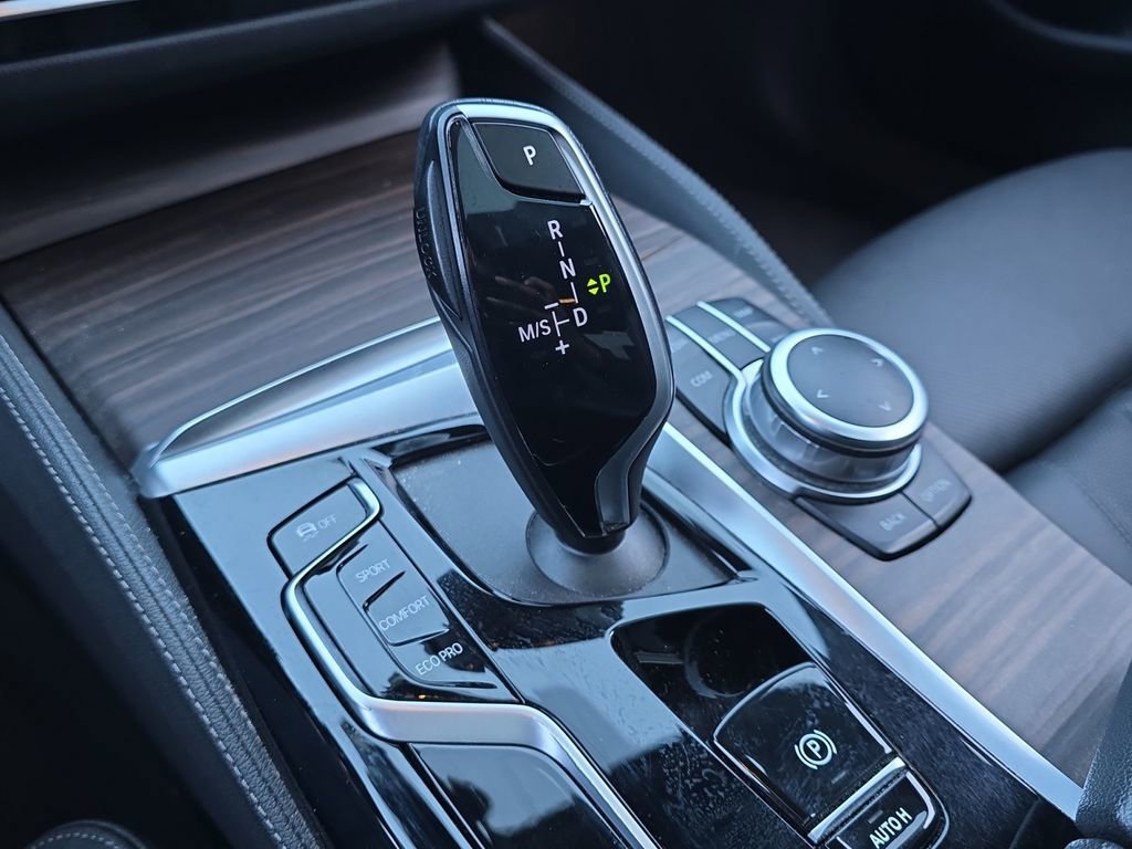 Used 2022 BMW 530i w/ M Sport Package RWD image 21