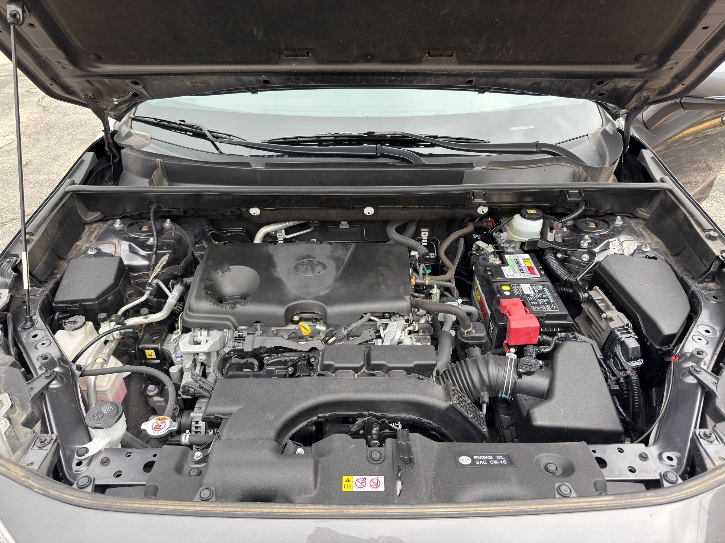 Used 2020 Toyota RAV4 XLE image 32
