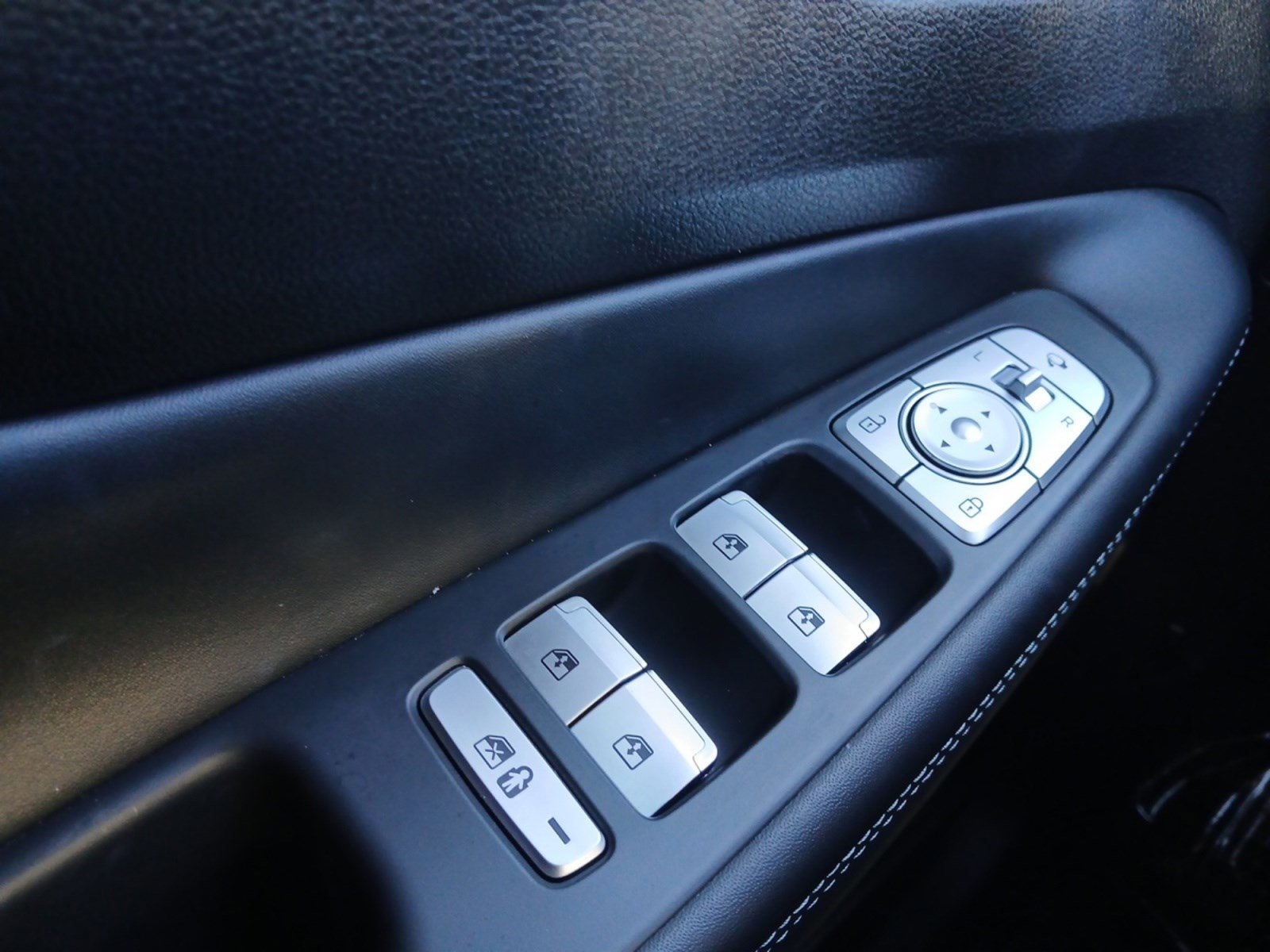 Used 2023 Hyundai Santa Fe Calligraphy image 21