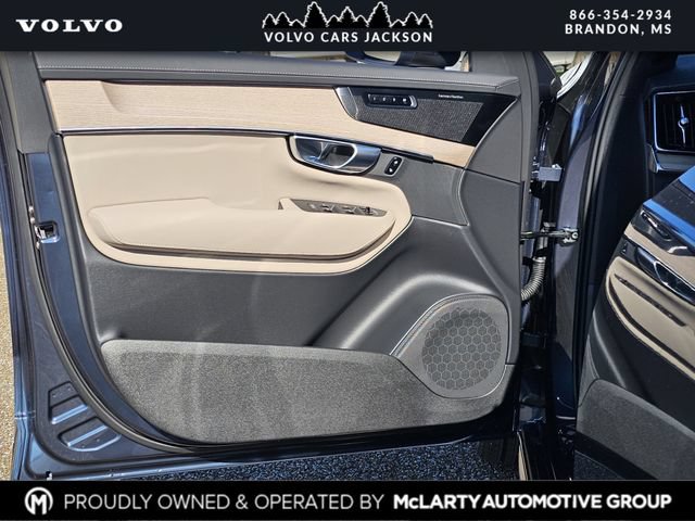 New 2026 Volvo XC90 B6 Plus w/ Protection Package Premier AWD/4WD image 15