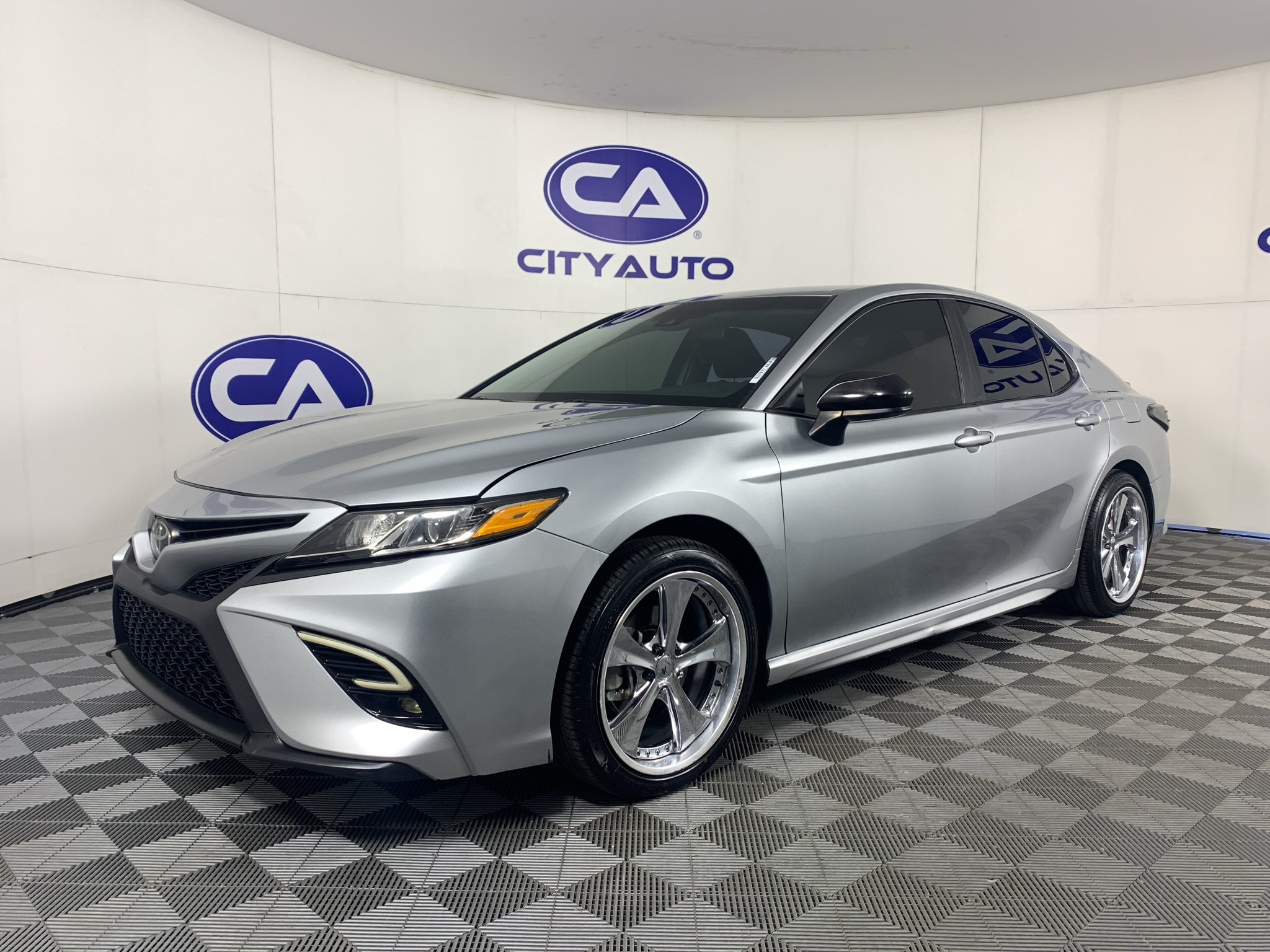 Used 2018 Toyota Camry SE FWD image 7