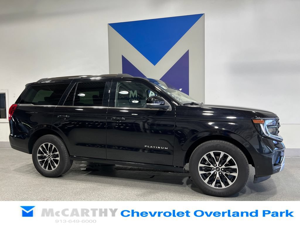 Used 2025 Ford Expedition Platinum AWD/4WD image 3