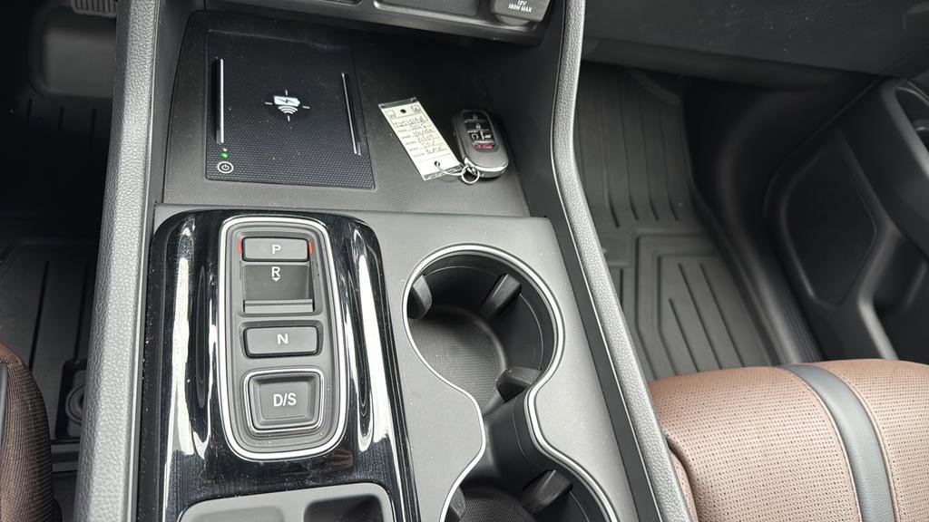 Used 2025 Honda Pilot Elite image 24