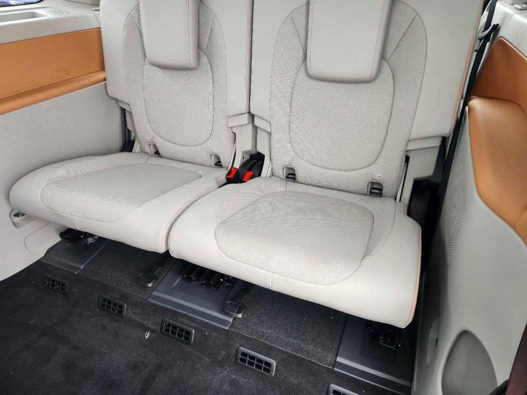 New 2025 Volkswagen ID. Buzz 1st Edition image 23